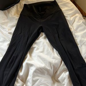 Black lululemon aligns 28”size 6